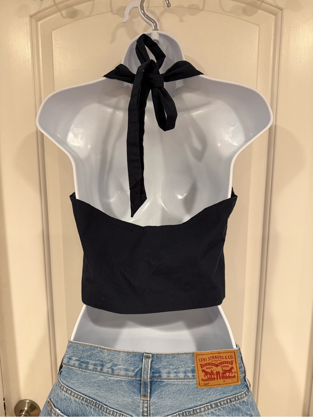 superdown Navy Halter Button-Front Crop Top - Picture 4 of 6